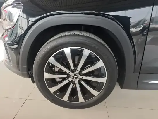 Mercedes-Benz GLB 2024 (23500 км)
