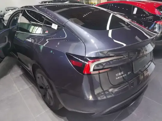 Tesla Model 3 2023 (30700 км)