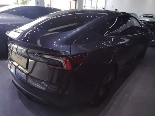 Tesla Model 3 2023 (30700 км)