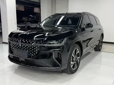 Lincoln Nautilus 2023 (30400 км)