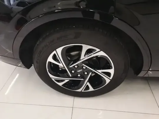 Lincoln Nautilus 2023 (30400 км)