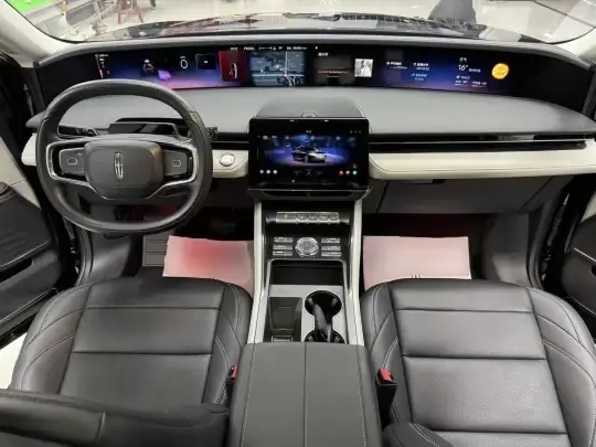 Lincoln Nautilus 2023 (30400 км)