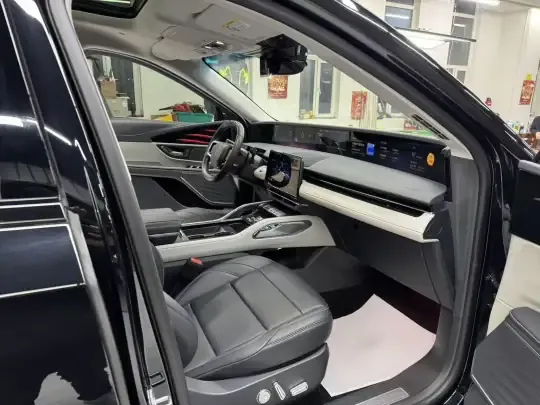Lincoln Nautilus 2023 (30400 км)