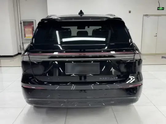 Lincoln Nautilus 2023 (30400 км)