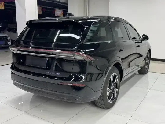 Lincoln Nautilus 2023 (30400 км)
