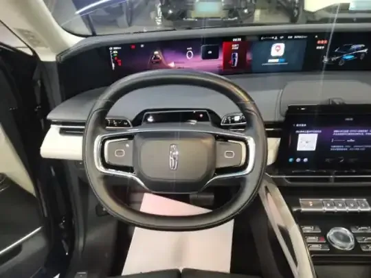 Lincoln Nautilus 2023 (32700 км)