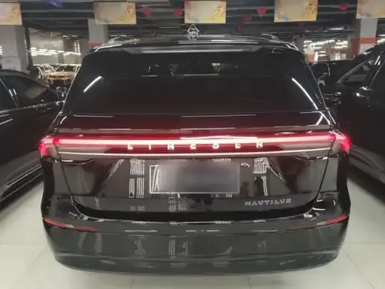 Lincoln Nautilus 2023 (32700 км)