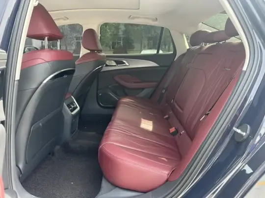 Hongqi H5 2024 (14100 км)