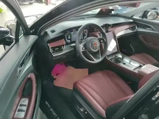 Hongqi H5 2024 (16100 км)