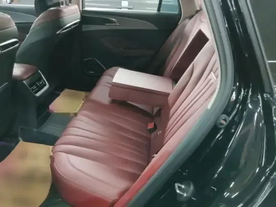 Hongqi H5 2024 (16100 км)