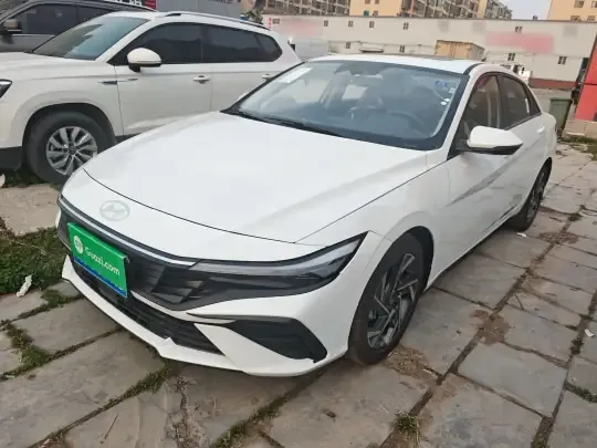 Hyundai Elantra 2023 (100 км)