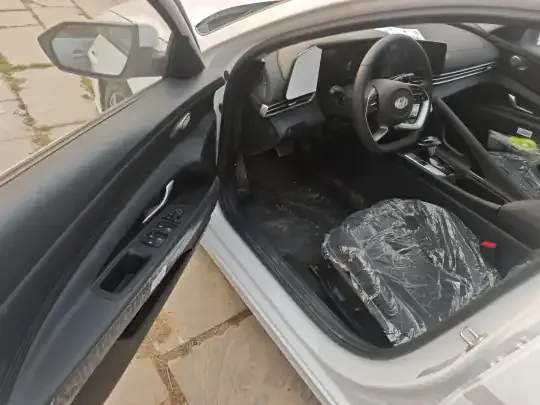 Hyundai Elantra 2023 (100 км)