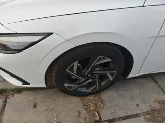 Hyundai Elantra 2023 (100 км)