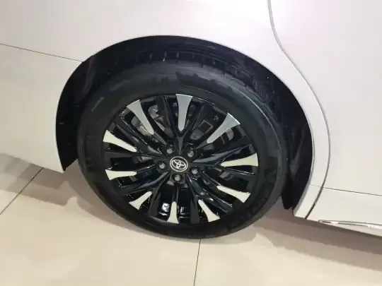 Toyota Alphard 2024 (62900 км)