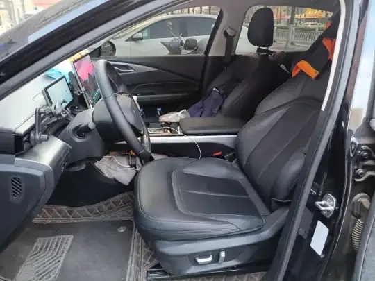 Wuling Xingguang 2023 (14400 км)