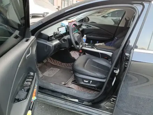 Wuling Xingguang 2023 (14400 км)