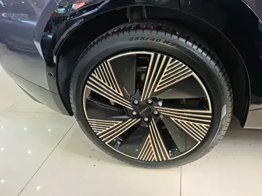 Lynk & Co 08 EM-P 2023 (21800 км)