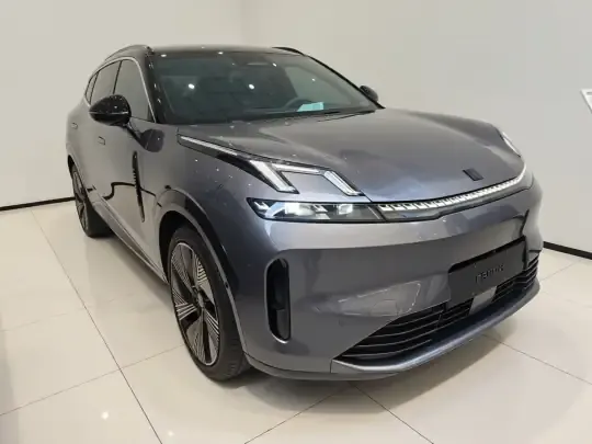 Lynk & Co 08 EM-P 2023 (21800 км)