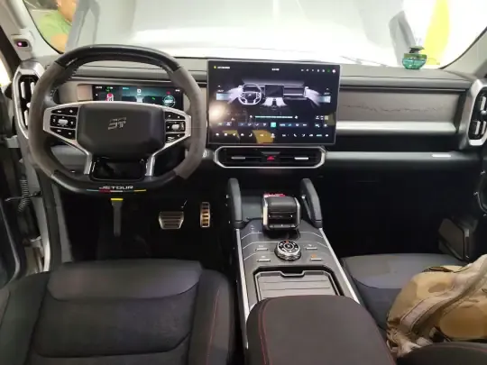 JETOUR Traveler 2023 (27600 км)