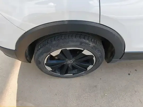 Volkswagen Tacqua 2023 (55300 км)