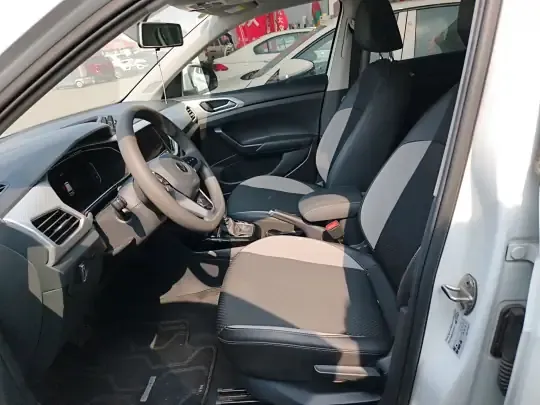 Volkswagen Tacqua 2023 (55300 км)