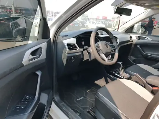 Volkswagen Tacqua 2023 (55300 км)