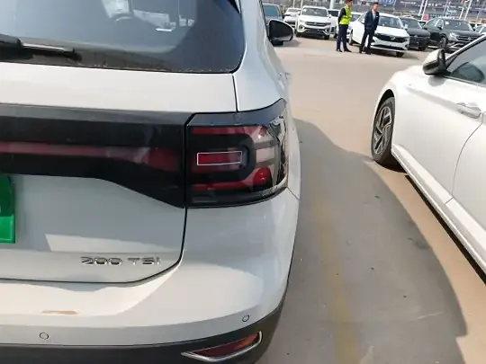 Volkswagen Tacqua 2023 (55300 км)