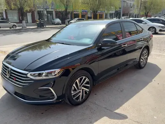 Volkswagen Lavida 2024 (4400 км)