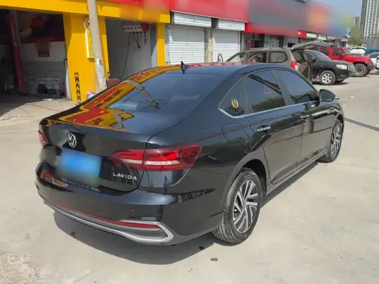 Volkswagen Lavida 2024 (4400 км)