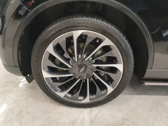 Lincoln Aviator 2023 (48500 км)