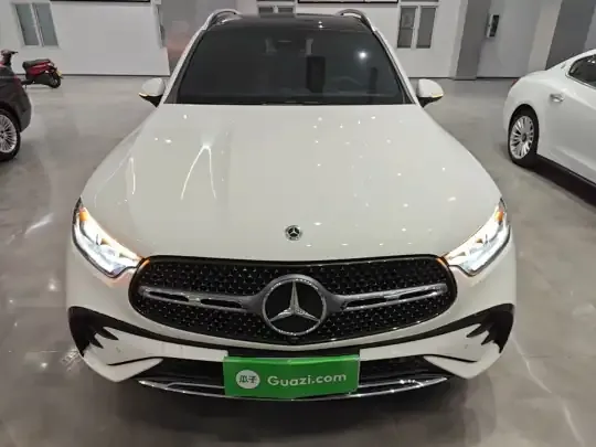 Mercedes-Benz GLC 2023 (18800 км)