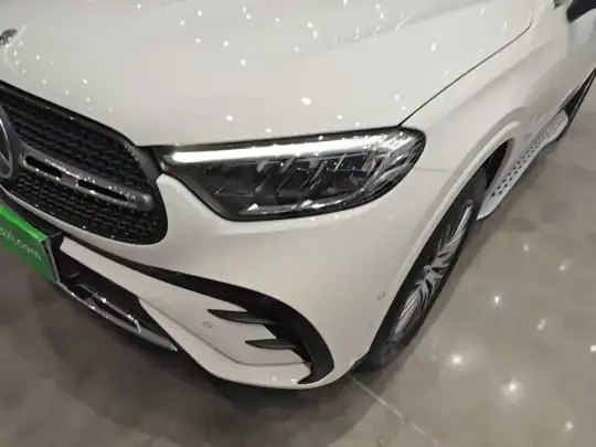 Mercedes-Benz GLC 2023 (18800 км)