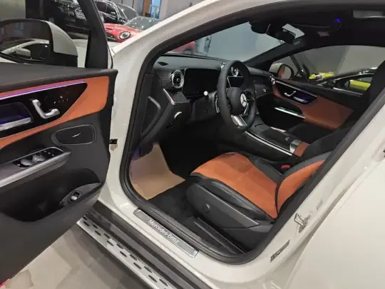 Mercedes-Benz GLC 2023 (18800 км)