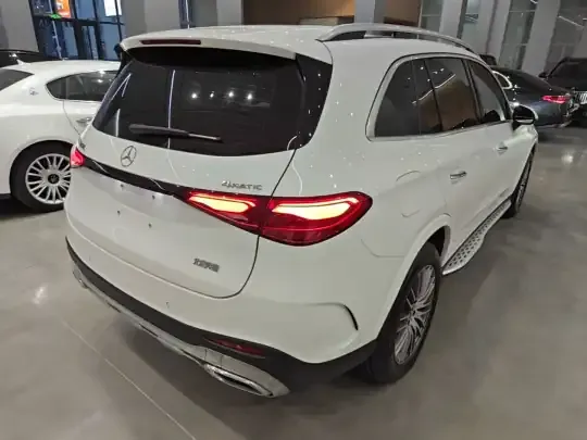 Mercedes-Benz GLC 2023 (18800 км)