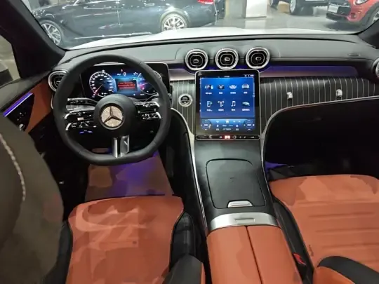 Mercedes-Benz GLC 2023 (18800 км)