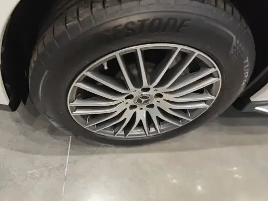 Mercedes-Benz GLC 2023 (18800 км)