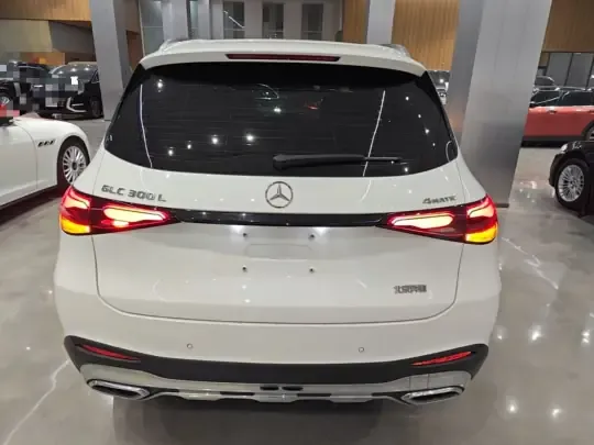 Mercedes-Benz GLC 2023 (18800 км)