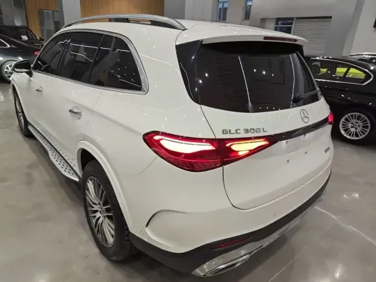 Mercedes-Benz GLC 2023 (18800 км)