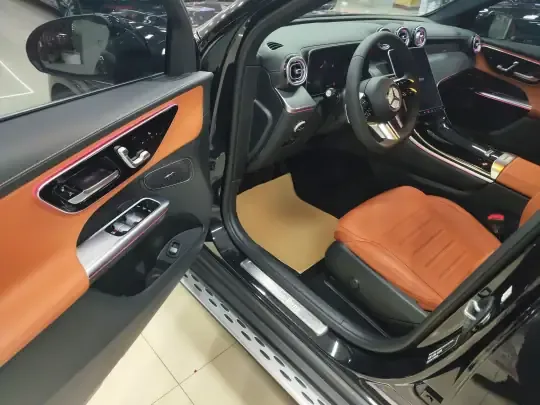 Mercedes-Benz GLC 2023 (8000 км)