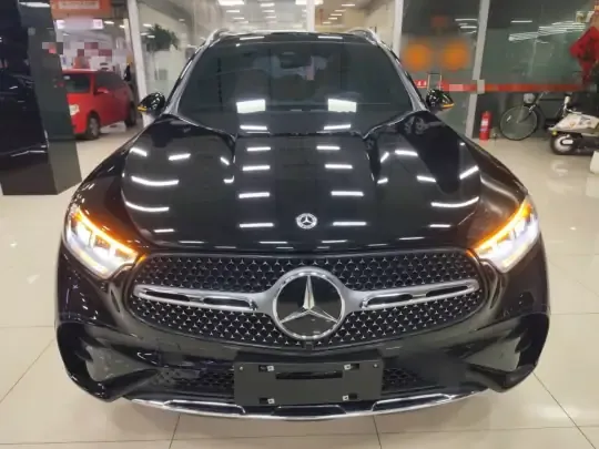 Mercedes-Benz GLC 2023 (8000 км)