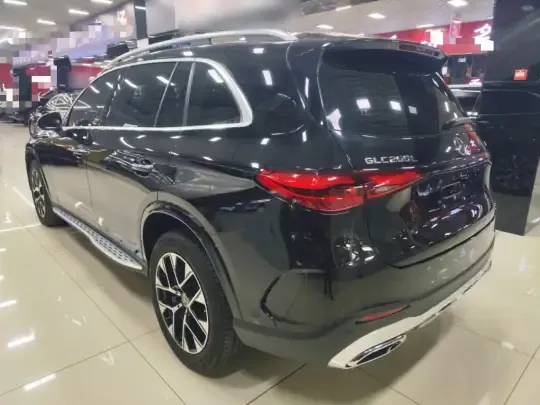 Mercedes-Benz GLC 2023 (8000 км)