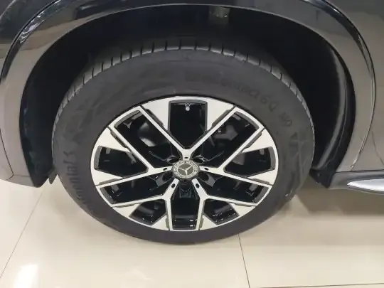 Mercedes-Benz GLC 2023 (8000 км)