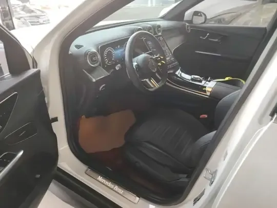 Mercedes-Benz GLC 2023 (38800 км)