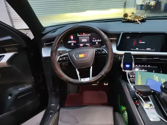 Audi Q6 2024 (34500 км)