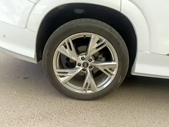 Audi Q6 2024 (16000 км)