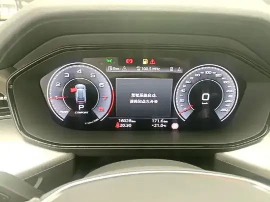 Audi Q6 2024 (16000 км)