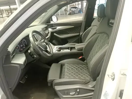 Audi Q6 2024 (16000 км)