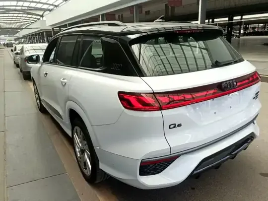 Audi Q6 2024 (16000 км)