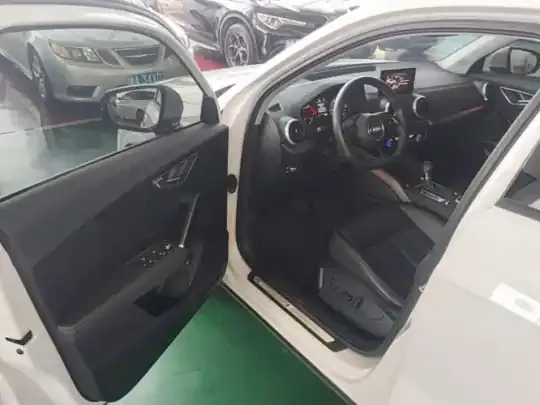 Audi Q2L 2024 (11200 км)