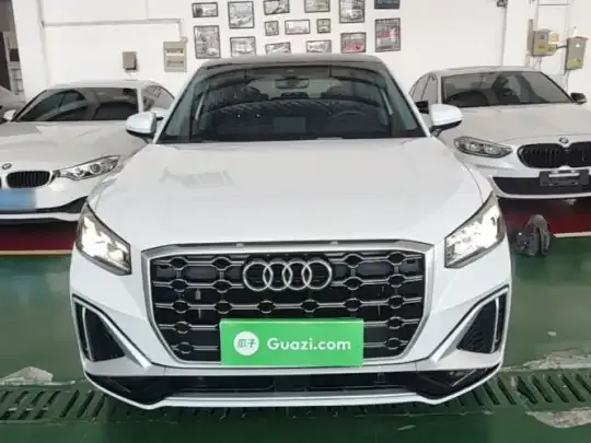 Audi Q2L 2024 (11200 км)